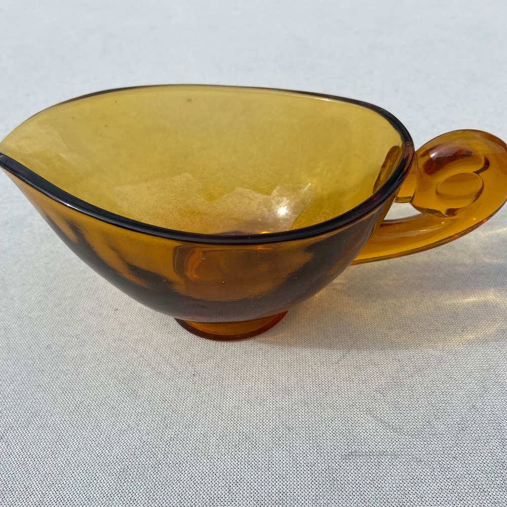 Tiara Indian Glass Amber Norse Sandwich Gravy Sauce Boat